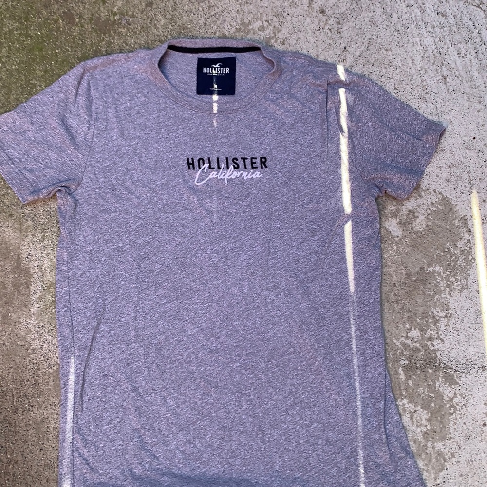 Hollister grey tee